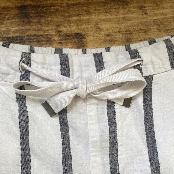 JOE Fresh Striped Cotton Linen Blend Shorts - Picture 3 of 7